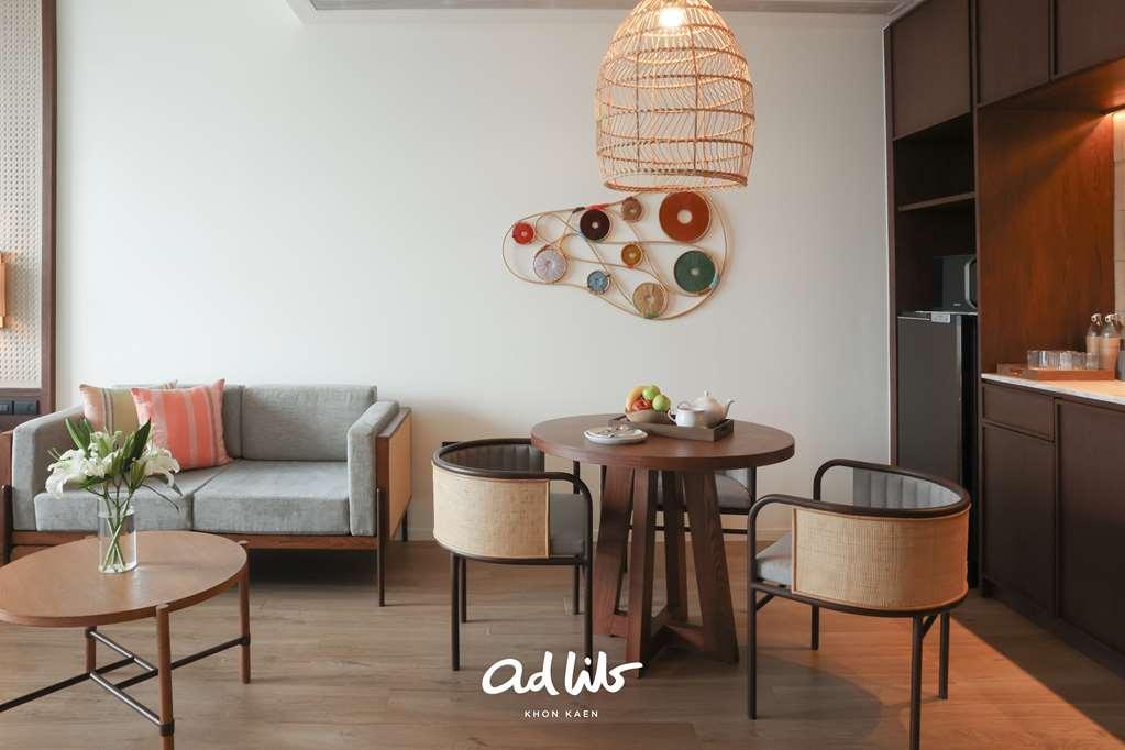 Ad Lib Hotel Khon Kaen Habitación foto